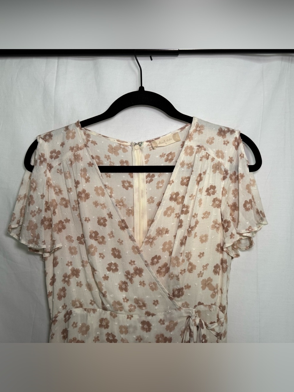 Altar'd State Floral Swiss Dot High-Low Maxi Faux Wrap Dress Cream Mauve Small - Picture 4 of 12